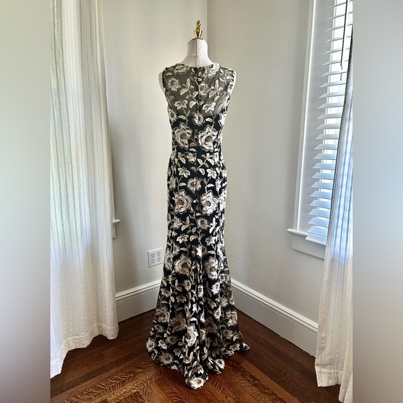 David Meister Black and White Floral Maxi Dress - Picture 5 of 7